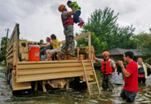 Texas National Guard Soldiers rescue Texans in Flooded Areas