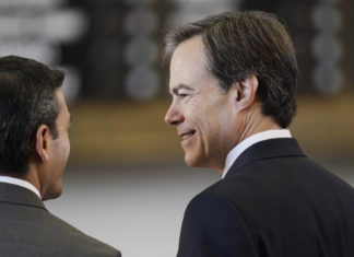 With Straus out, caucus considers Speaker selection rules change Joe Straus, Mike Villarreal