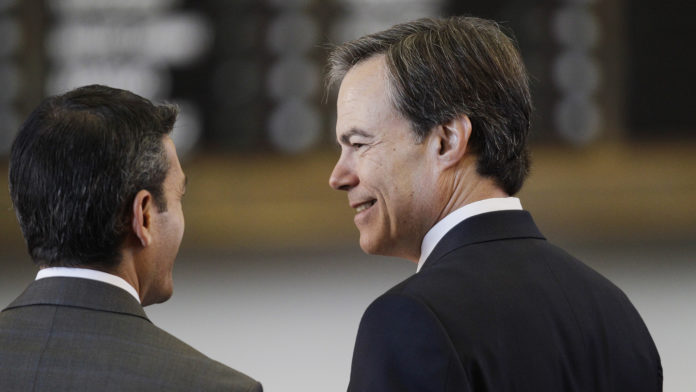 Joe Straus, Mike Villarreal